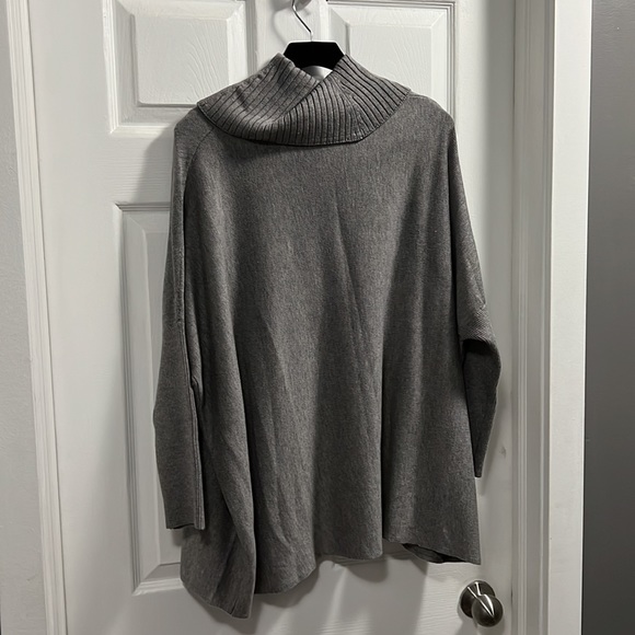 Calvin Klein poncho sweater - Picture 2 of 2